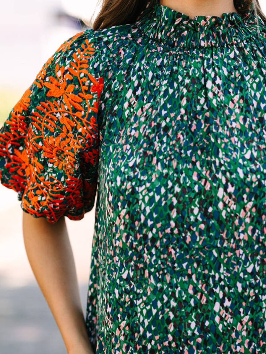 Green quarter-sleeve floral embroidered shirt