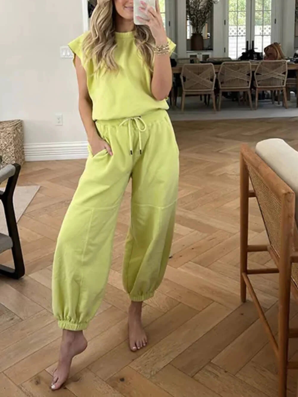 Women's Loose Fitting Casual Sleeveless Backless Jumpsuit