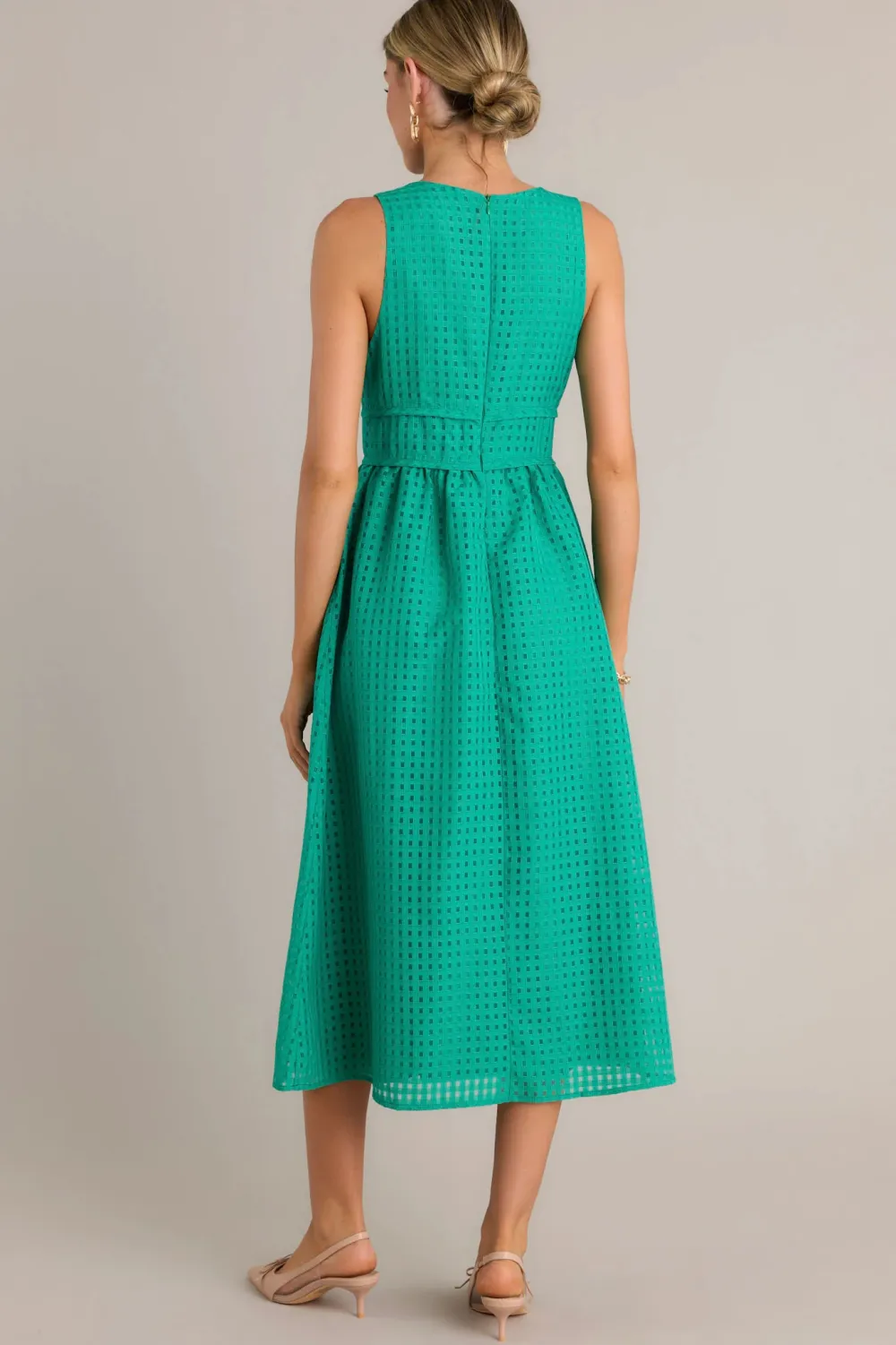 SOPHISTICATED STYLE GREEN SLEEVELESS MIDI DRESS