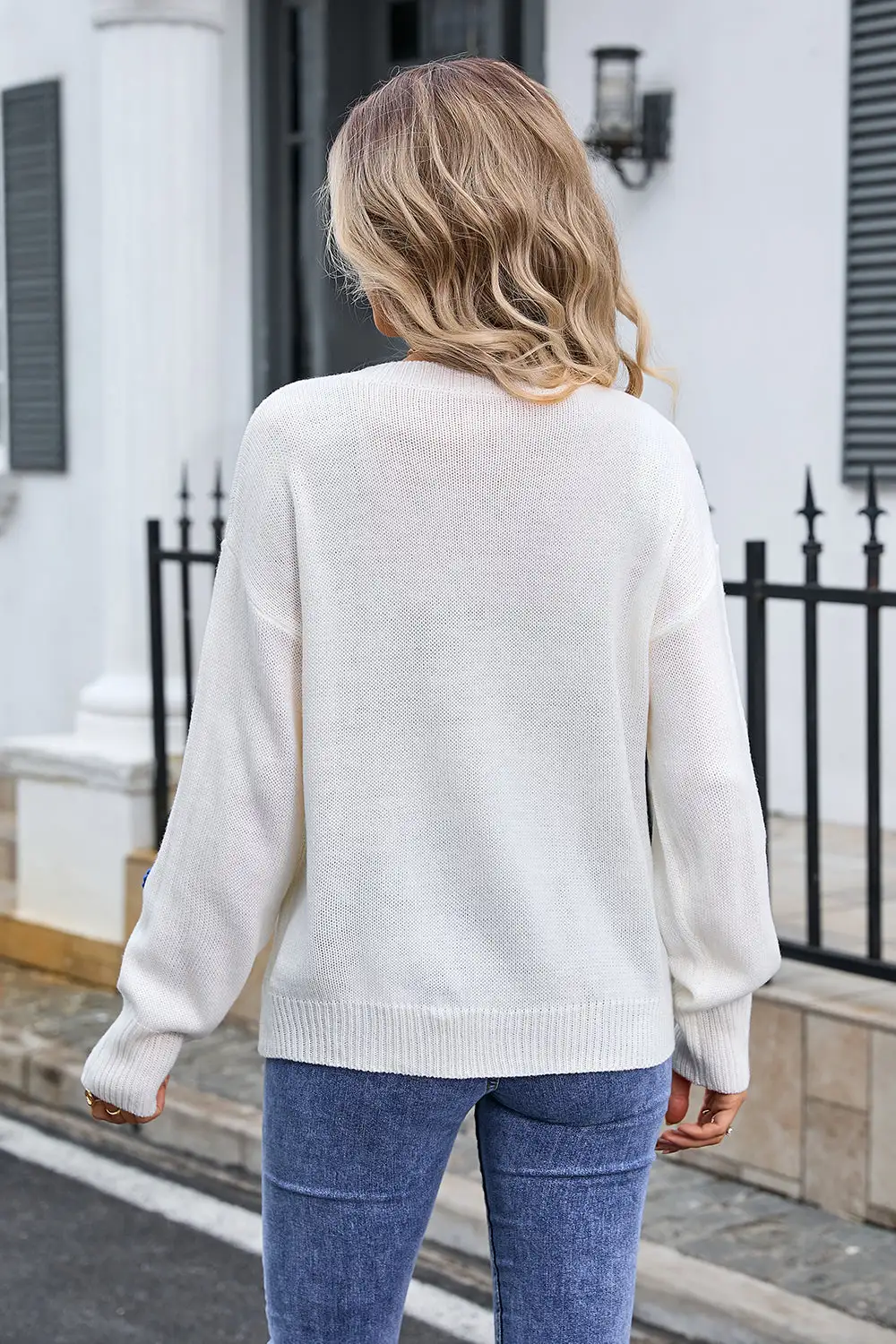 Loose Flower Round Neck Sweater