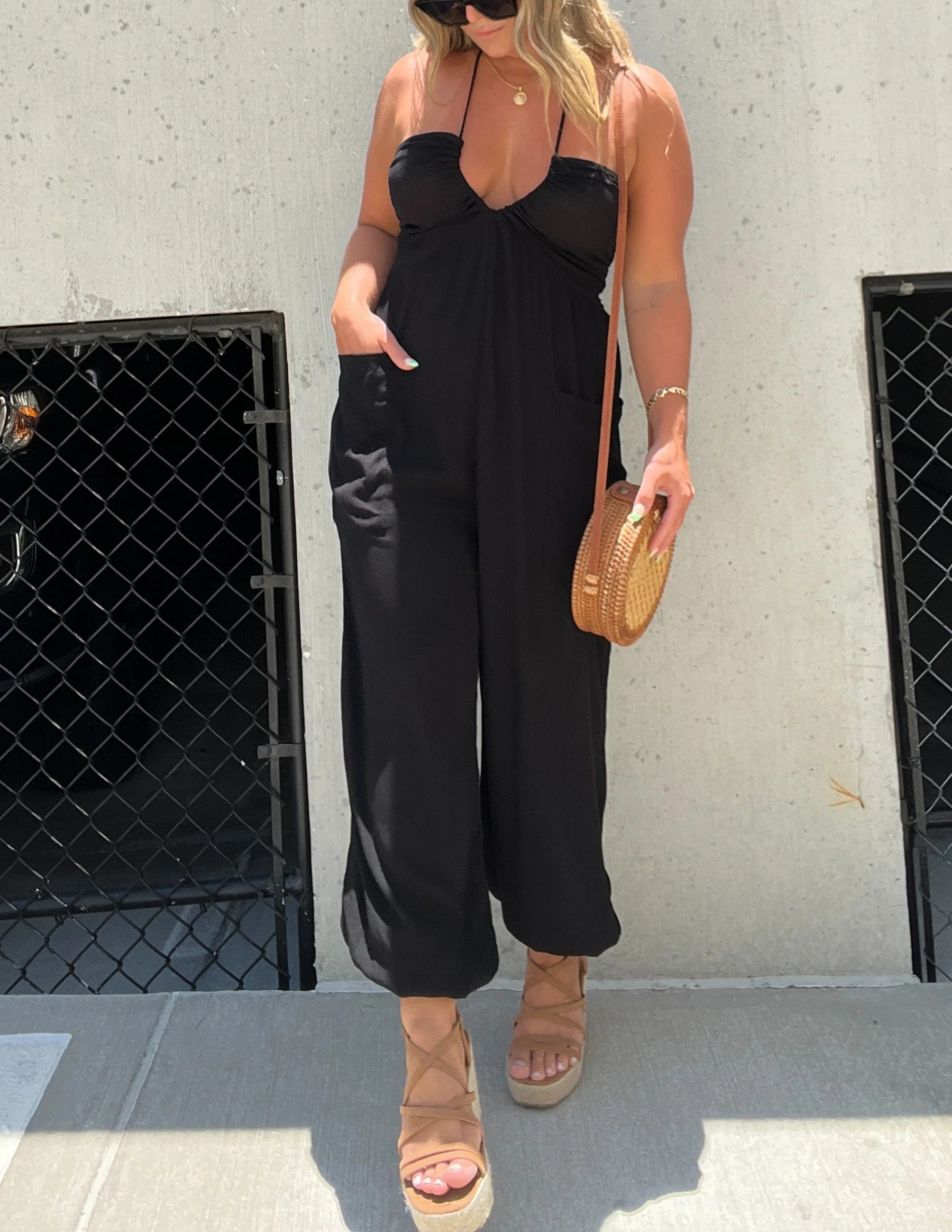 Hanging neck open back jumpsuit loose casual jumpsuit