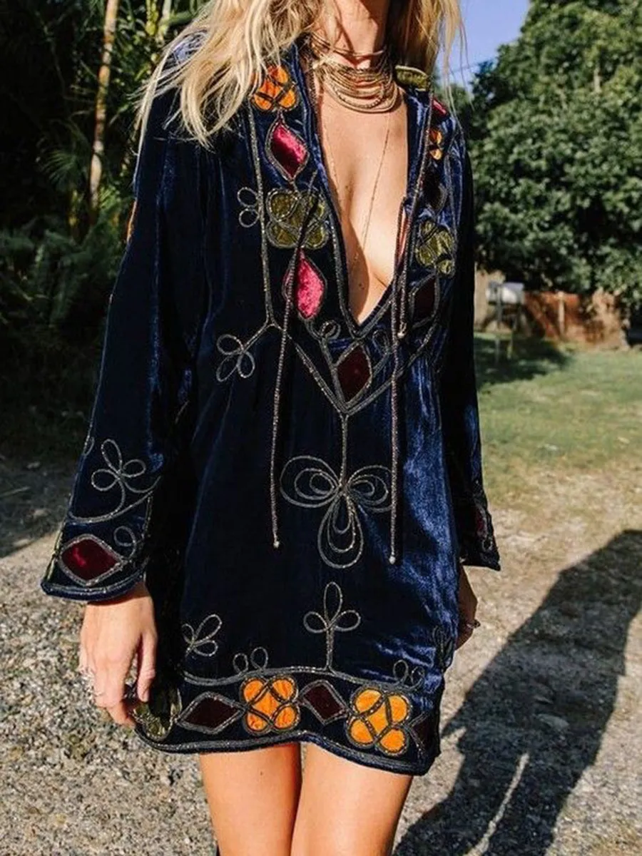 Vintage embroidered long-sleeved velvet dress