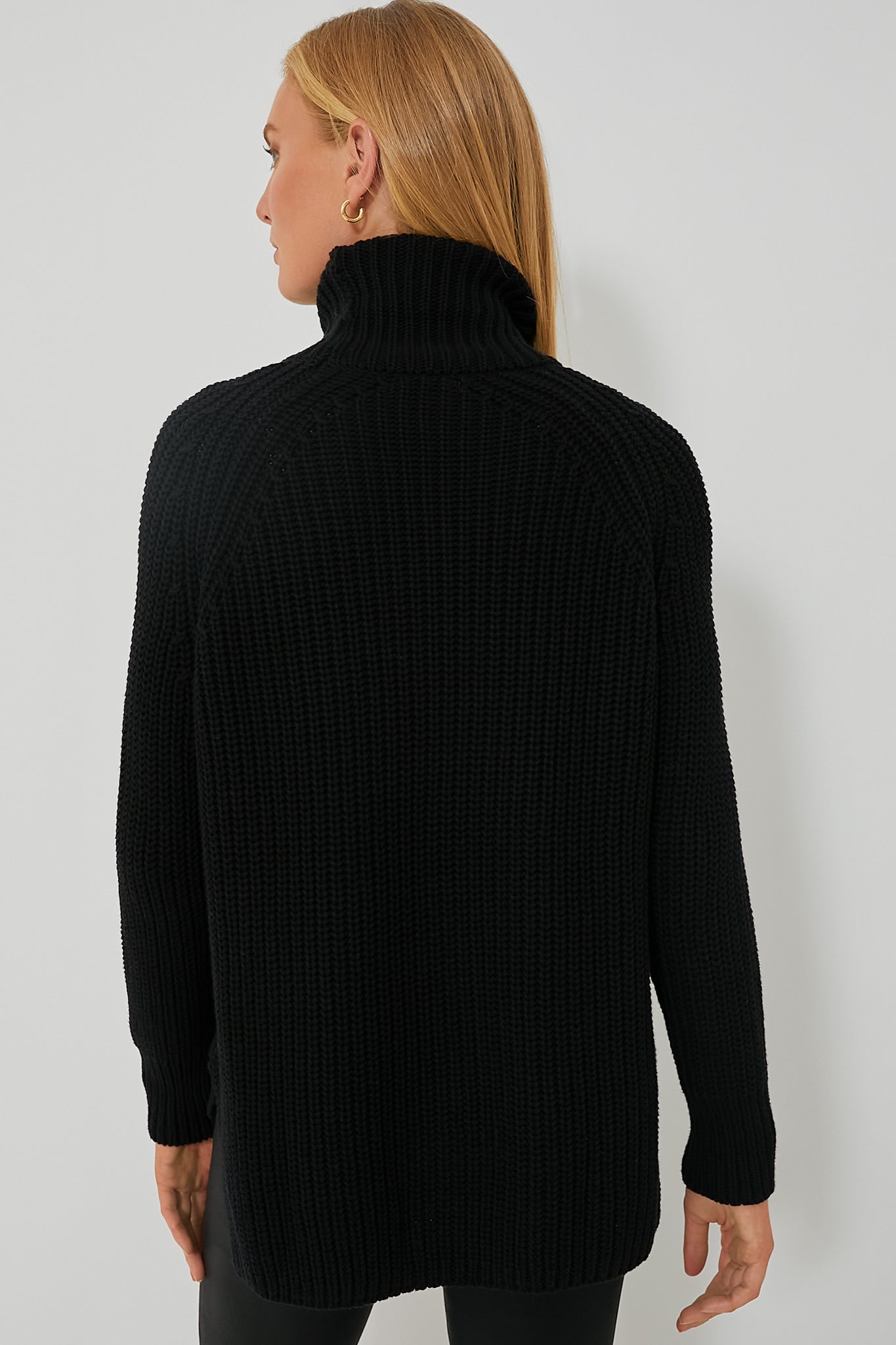 Black Shaker Turtleneck Sweater